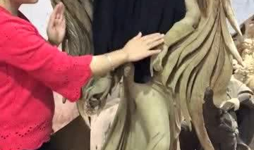 小姐姐木雕作品,小姐姐匠心独运,展现木雕之美